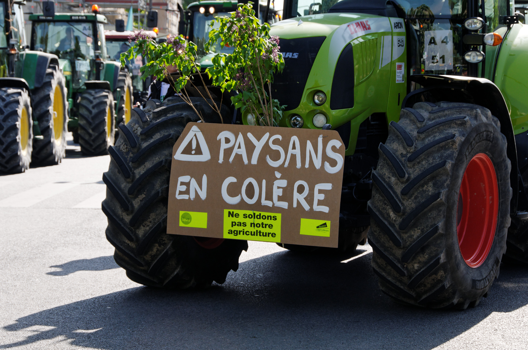 La mobilisation des agriculteurs en France suscite l'inquiétude de l'Exécutif face au risque de l'augmentation du soutien au Rassemblement National