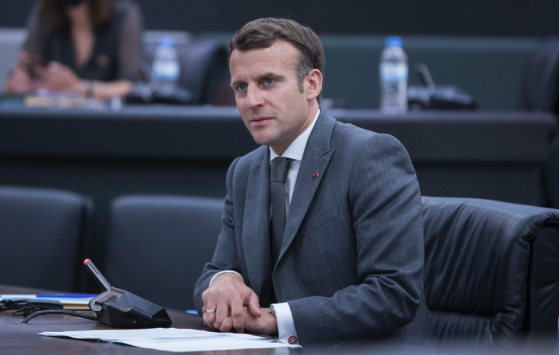 Emmanuel Macron veut améliorer l'accès à la PMA tout en réaffirmant son opposition à la GPA, qu'il qualifie de "marchandisation des corps"