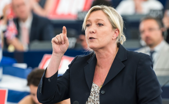 Législatives : Pour Marine Le Pen, «il ne restera à Macron que la démission» pour sortir d'une crise politique