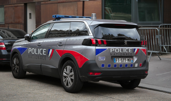 Paris : Un individu armé d'un couteau qui menaçait des passants grièvement blessé par la police