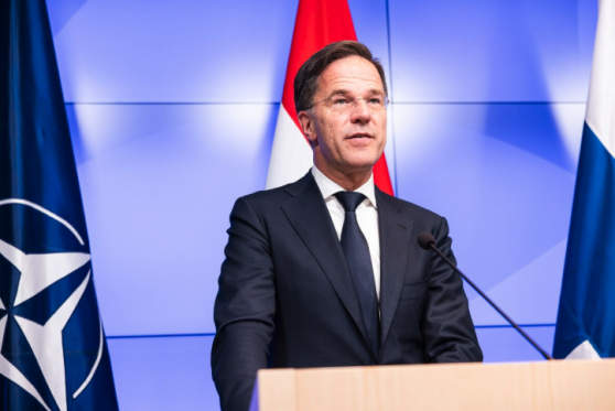 Le secrétaire général de l'OTAN, Mark Rutte, appelle l'UE et les États-Unis à renforcer leur soutien à l'Ukraine, jugeant ce soutien comme un « défi immédiat » pour l'OTAN