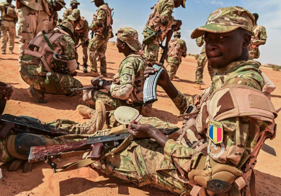 Le Tchad annonce la fin de ses accords de coopération en matière de sécurité et de défense avec la France