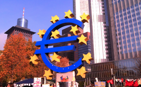 L’euro atteint son niveau le plus bas  face au dollar depuis novembre 2022