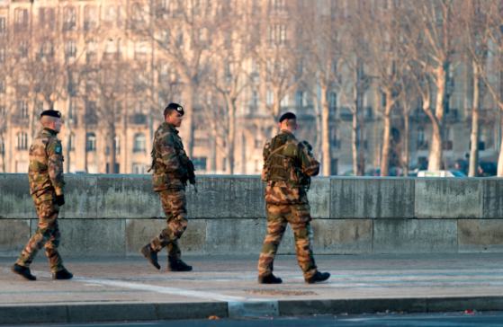 Narcotrafic : 72 % des Français soutiennent l'idée de faire appel à l'armée pour lutter contre le trafic de drogue dans les quartiers difficiles, selon un sondage