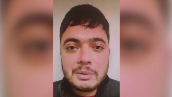 Le narcotrafiquant Mohamed Amra, surnommé "la mouche", extradé depuis la Roumanie et mis en examen mardi 25 février après neuf mois de cavale depuis son évasion violente en mai 2024