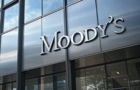 L’agence de notation Moody’s a abaissé vendredi la note de la dette américaine de Aaa à Aa1 avec perspective stable