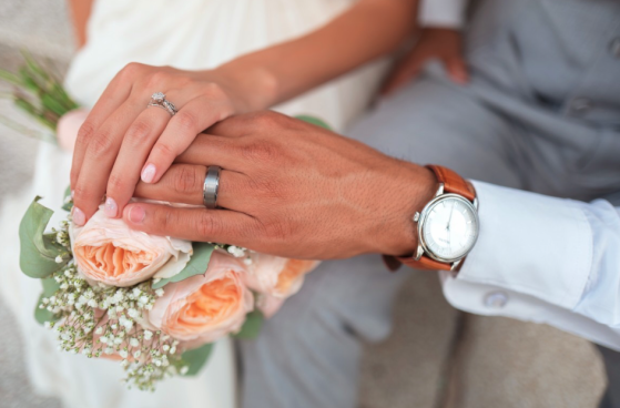 73 % des Français souhaitent interdire les mariages entre Français(es) et étrangers en situation irrégulière, notamment ceux visés par une OQTF, selon un sondage
