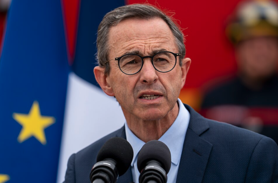 Bruno Retailleau déclare que  «le macronisme s’achèvera»  avec le départ d'Emmanuel Macron en 2027
