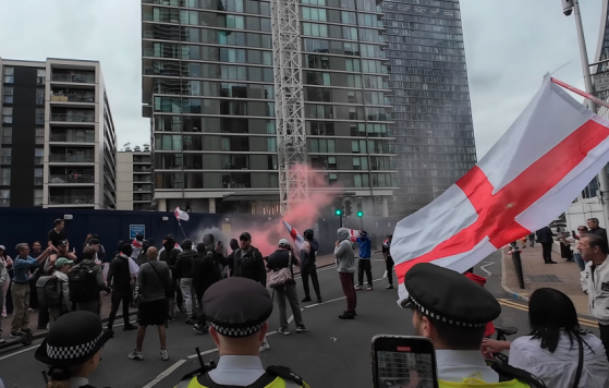 « Je ne veux plus payer pour eux » : la contestation de la politique migratoire gagne les rues britanniques