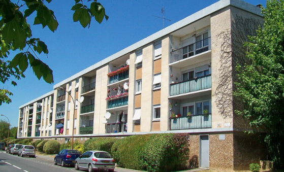 77 % des Français souhaitent réserver en priorité les logements sociaux aux personnes de nationalité française, selon un sondage