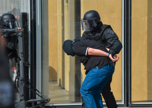 Ameur Mansouri, l’un des narcotrafiquants les plus recherchés de France, a été arrêté jeudi 3 octobre à Paris après plus de dix ans de cavale