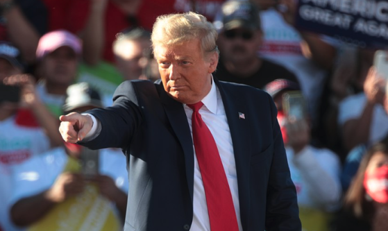 Lors d’un hommage à Charlie Kirk, Donald Trump dénonce « l’idéologie du diable » de l’extrême gauche