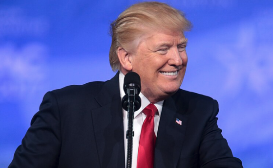 Donald Trump annonce avoir signé la loi ordonnant la publication du dossier Epstein