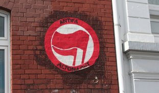 Allemagne : Procès de sept membres présumés de l'organisation "Antifa Ost" pour des agressions violentes ciblant des individus identifiés comme proches de milieux nationalistes