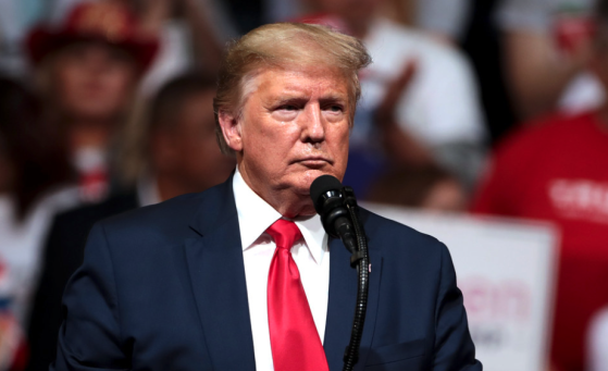 Iran : Donald Trump appelle les manifestants iraniens à poursuivre leur mobilisation jusqu’au renversement des autorités, affirmant sur son réseau Truth Social que « l’aide était en route »